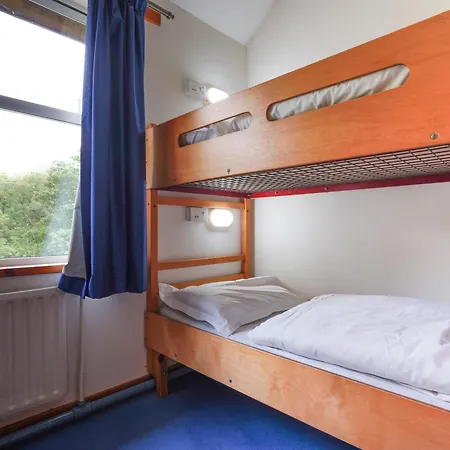 博罗代尔yha酒店 *